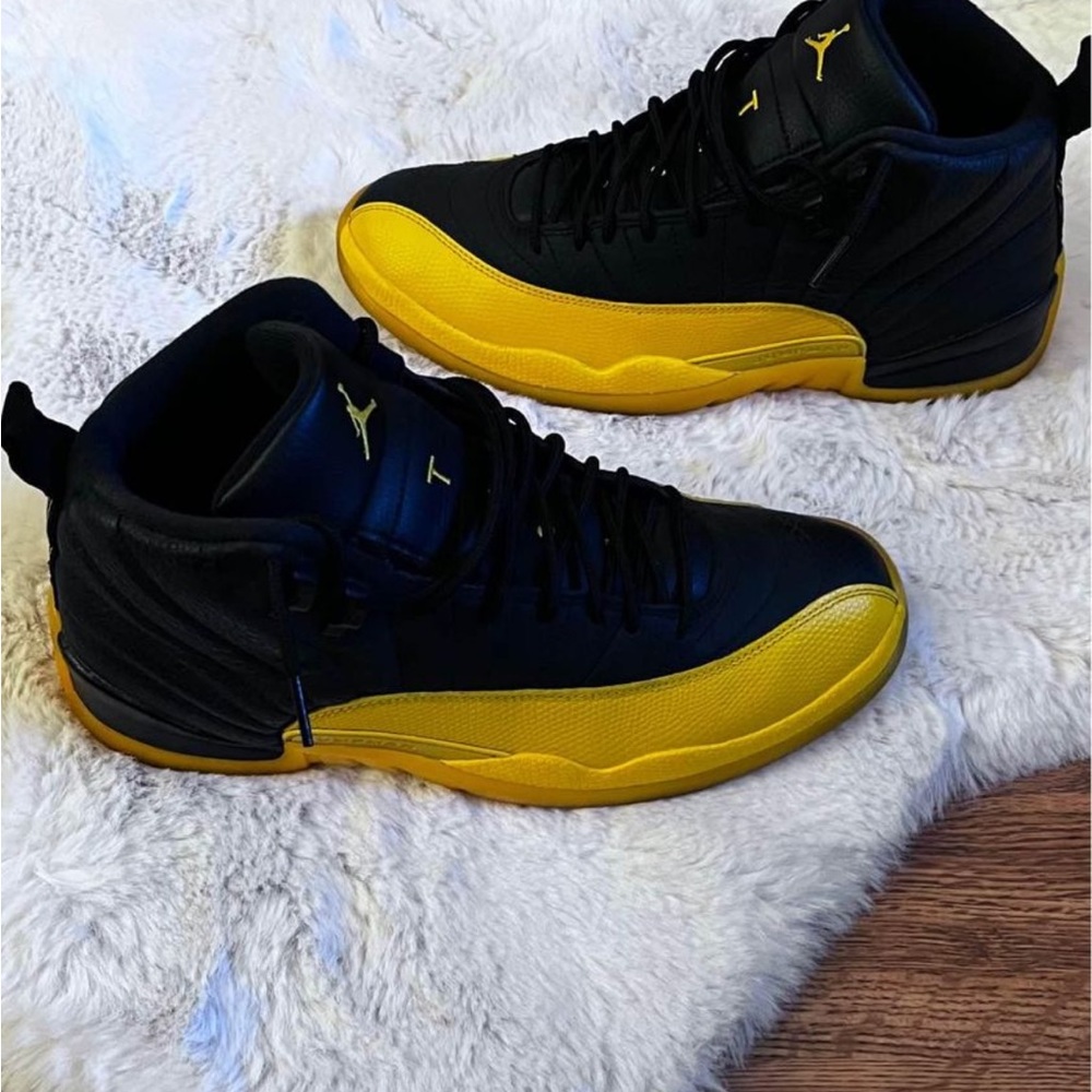 Jordan 12 university gold